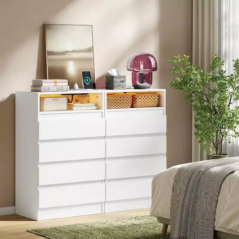 Commode à 4 tiroirs avec lumière LED et station de recharge, commode moderne blanche, armoire de rangement utilitaire pour chambre et salon
