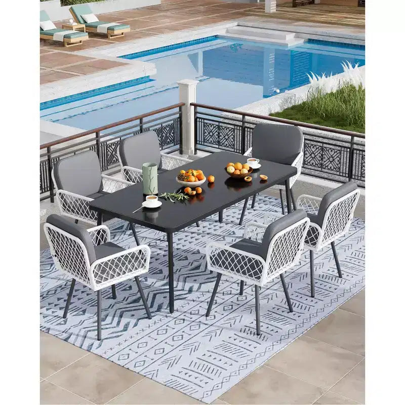 Lot de 4 chaises de patio avec cadre en métal noir, rotin tressé blanc et coussins pour jardin, balcon, patio, arrière-cour