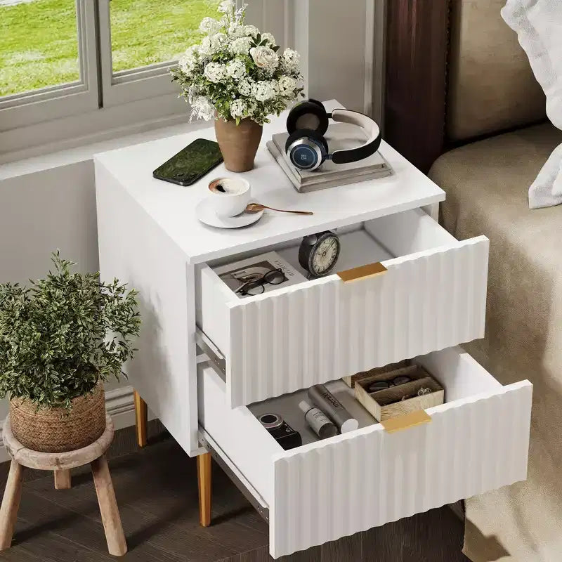 Table de chevet cannelée avec station de recharge et 2 tiroirs, table de chevet dorée et en bois avec ports USB et prises, pour chambre à coucher, appartement