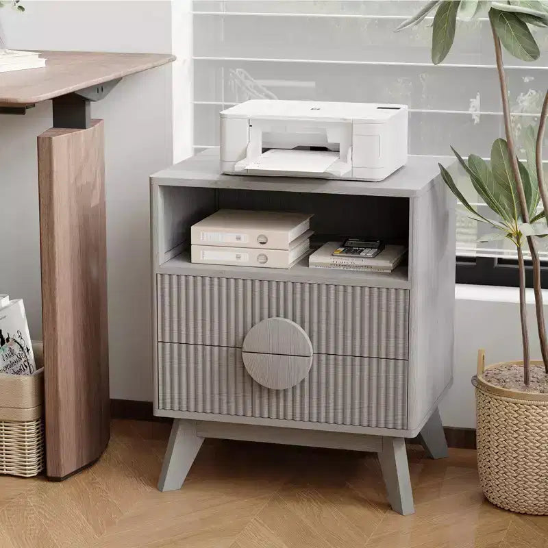 Table de chevet cannelée, table de chevet haute en bois avec ports USB et prises de courant, 2 tiroirs et étagère ouverte, table d'appoint moderne pour chambre à coucher